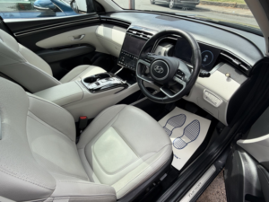 2024 Hyundai Tucson 1.6 Tucson PHEV Ultimate 265ps 4WD 23.1 in Grey — image 2