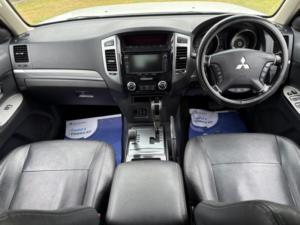 2014 Mitsubishi Shogun 3.2 Di-Dc Sg3 Auto 4WD Euro 5 5dr Lwb in White — image 2