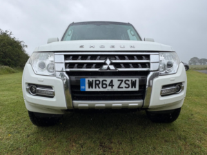 2014 Mitsubishi Shogun 3.2 Di-Dc Sg3 Auto 4WD Euro 5 5dr Lwb in White — image 5