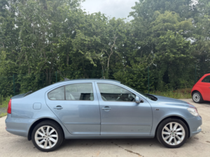 2012 Skoda Octavia 2.0 Tdi Laurin & Klement in Grey — image 5