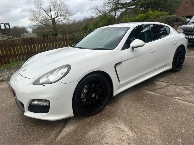 2010 Porsche Panamera 4.8 V8 4s in White — image 1