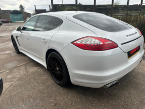 2010 Porsche Panamera 4.8 V8 4s in White — image 3