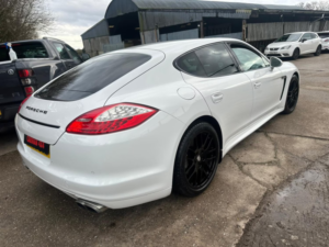 2010 Porsche Panamera 4.8 V8 4s in White — image 5