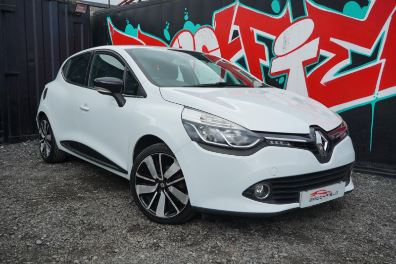2016 Renault Clio 0.9 Tce Dynamique S Nav Hatchback 5dr Petrol Manual Euro 6 (s/s) (90 Ps) in White — image 1