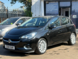 2018 Vauxhall Corsa 1.4i Se Auto Euro 6 5dr in Black — image 3