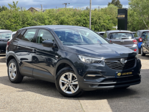 2018 Vauxhall Grandland X 1.2 Turbo Se in Green — image 2