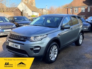 2019 Land Rover Discovery Sport Td4 Se Tech in Grey — image 1