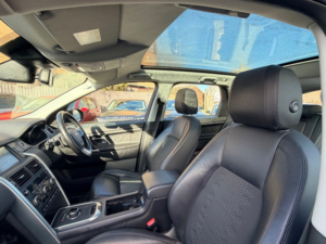 2019 Land Rover Discovery Sport Td4 Se Tech in Grey — image 5