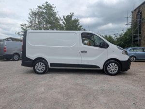 2021 Renault Trafic 2.0 Dci Energy 28 Business Swb Standard Roof Euro 6 (s/s) 5dr in White — image 3