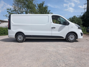 2018 Vauxhall Vivaro 1.6 Cdti 2900 Sportive L2 H1 Euro 6 5dr in White — image 3