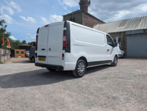 2018 Vauxhall Vivaro 1.6 Cdti 2900 Sportive L2 H1 Euro 6 5dr in White — image 5