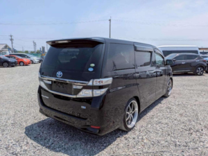 2011 Toyota Vellfire 2.4 V 5dr 8 Seats in Black — image 2