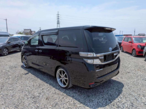2011 Toyota Vellfire 2.4 V 5dr 8 Seats in Black — image 3