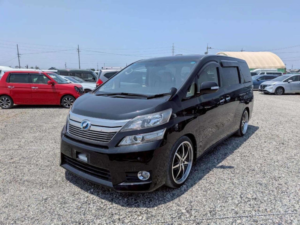 2011 Toyota Vellfire 2.4 V 5dr 8 Seats in Black — image 4