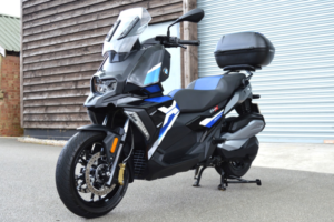 2021 BMW C 400 X Se Scooter in Black — image 2