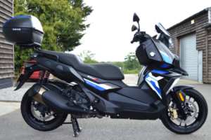2021 BMW C 400 X Se Scooter in Black — image 3