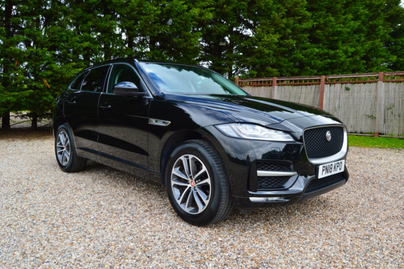 2018 Jaguar F-Pace 2.0 P300 R-Sport in Black — image 1