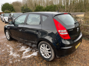 2007 Hyundai I30 2.0 Crdi Style Euro 4 5dr in Black — image 6