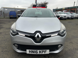 2016 Renault Clio 1.5 Dci Dynamique Nav Euro 6 (s/s) 5dr in Silver — image 2