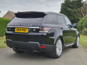 2014 Land Rover Range Rover Sport 3.0 Sd V6 Hse in Black — image 2