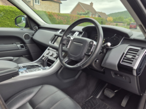 2014 Land Rover Range Rover Sport 3.0 Sd V6 Hse in Black — image 5