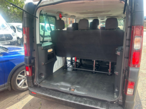 2015 Renault Trafic 9 SEAT Minibus in White — image 6
