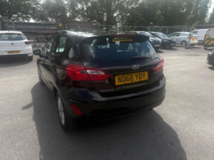2018 Ford Fiesta 1.1 Ti-Vct Zetec Euro 6 (s/s) 5dr in Black — image 4