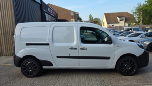 2014 Renault Kangoo E Z.e. Auto Rwd L2 H1 3dr in White — image 5