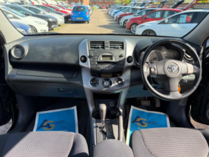 2008 Toyota Rav4 2.0 Xt-R 4WD 5dr in Black — image 2
