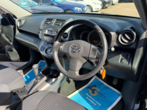 2008 Toyota Rav4 2.0 Xt-R 4WD 5dr in Black — image 3