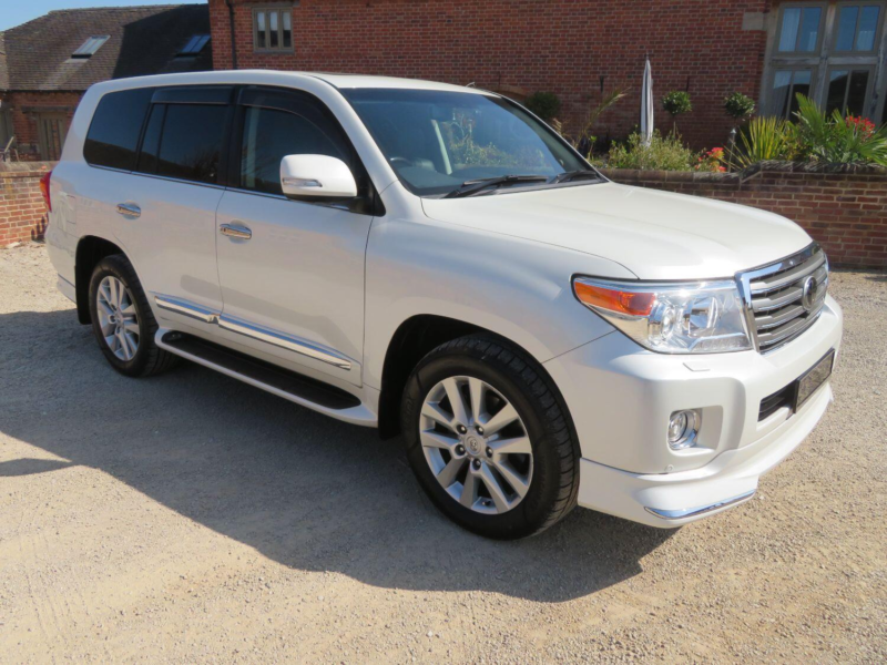 2015 Toyota Land Cruiser 4.6 V8 Petrol Zx in White — image 1