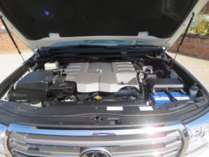 2015 Toyota Land Cruiser 4.6 V8 Petrol Zx in White — image 5