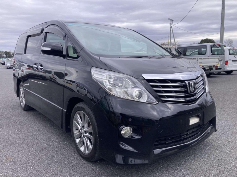 2010 Toyota Alphard 2.4 S Premium Selection 2 5dr 7 Seats in Black — image 1