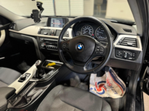 2014 BMW 3 Series 2.0 320i Se Euro 6 (s/s) 4dr in Black — image 4