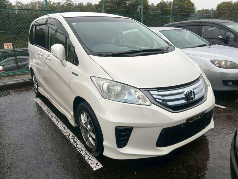 2013 Honda Freed 1.5 Hybrid Just Selection 5dr 7 Seats in White — image 1