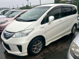 2013 Honda Freed 1.5 Hybrid Just Selection 5dr 7 Seats in White — image 5