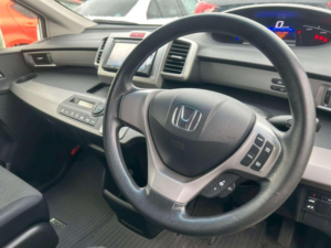 2013 Honda Freed 1.5 Hybrid Just Selection 5dr 7 Seats in White — image 6