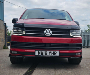 2018 Volkswagen Transporter 2.0 Tdi T30 Bluemotion Tech Edition Kombi DSG Fwd Swb Euro 6 (s/s) 5dr in Red — image 2