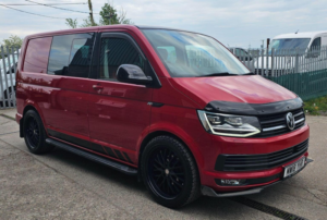 2018 Volkswagen Transporter 2.0 Tdi T30 Bluemotion Tech Edition Kombi DSG Fwd Swb Euro 6 (s/s) 5dr in Red — image 5