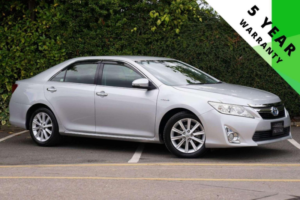 2012 Toyota Camry 2.5 G-Package Hybrid 5dr in Silver — image 1