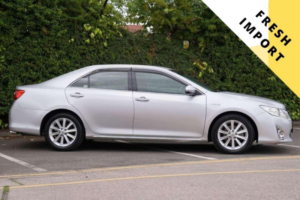 2012 Toyota Camry 2.5 G-Package Hybrid 5dr in Silver — image 2