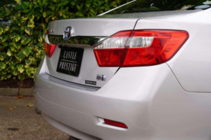 2012 Toyota Camry 2.5 G-Package Hybrid 5dr in Silver — image 5