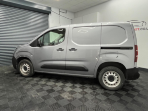 2023 Citroen Berlingo 1.5 Bluehdi 1000 Enterprise Edition M Swb Euro 6 (s/s) 5dr in Grey — image 4