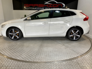 2017 Volvo V40 2.0 R-Design T2 in White — image 6