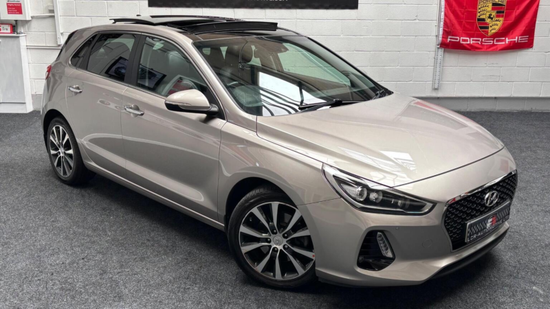 2017 Hyundai I30 1.6 Crdi Blue Drive Premium Se Dct Euro 6 (s/s) 5dr in Bronze — image 1