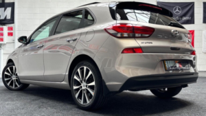2017 Hyundai I30 1.6 Crdi Blue Drive Premium Se Dct Euro 6 (s/s) 5dr in Bronze — image 3