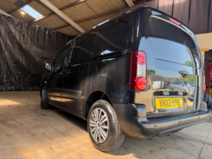 2012 Citroen Berlingo 1.6 Hdi 850 Enterprise L1 5dr in Black — image 4