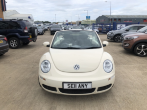2010 Volkswagen Beetle 1.6 in Beige — image 2