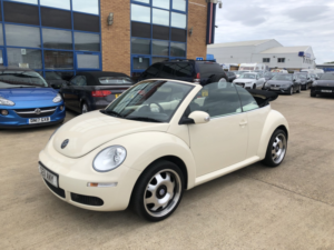 2010 Volkswagen Beetle 1.6 in Beige — image 4