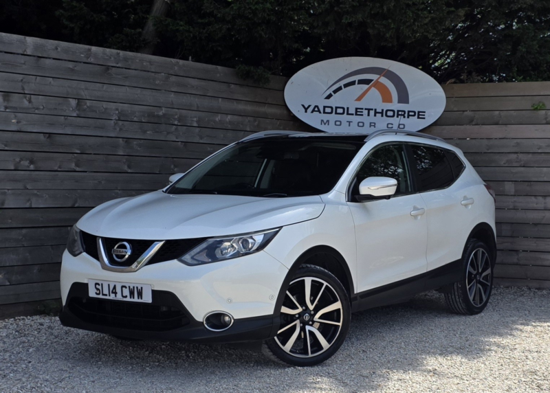 2014 Nissan Qashqai 1.5 Dci Tekna in White — image 1